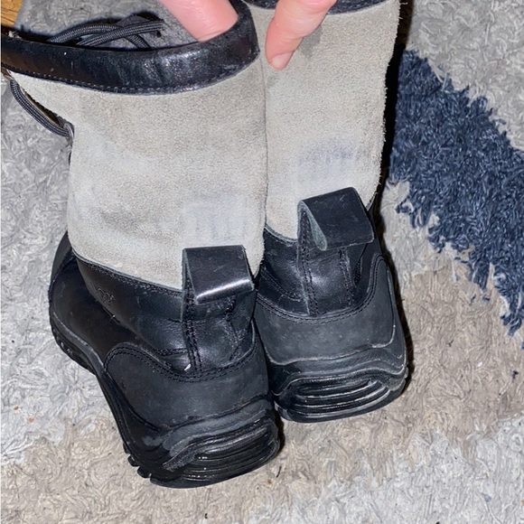 UGG Adirondack III Boots - Picture 8 of 10